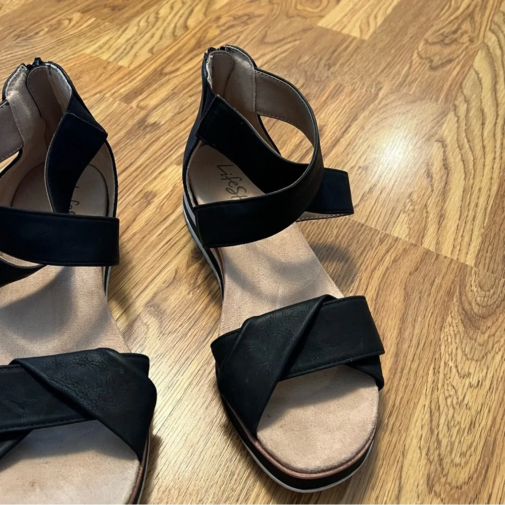 Life Stride Black and Tan Sandals - Picture 5 of 11